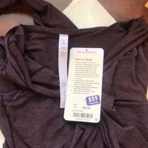Lululemon top